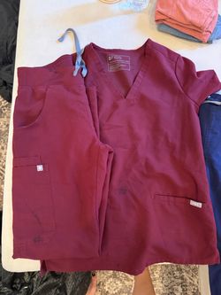 Figs maroon scrub set, size xxs