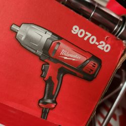 Milwaukee Electric Impact Wrench 1/2