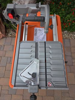Ridgid 9-Amp 7 in. Blade Corded Wet Tile Saw with Stand