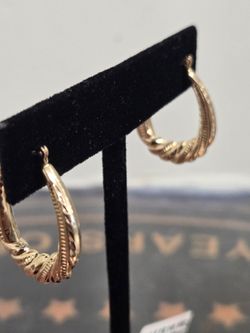 14kt hoop earrings