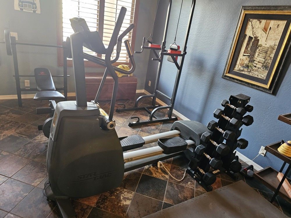 Star Trac Natural Runner Plus – Commercial Elliptical – Excellent Condition!