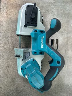 Makita Cordless Compact Bandsaw XBP03 - Tool Only No Batteries and Charger