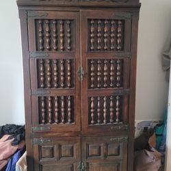 Armoire. Vintage. Antique. 70s