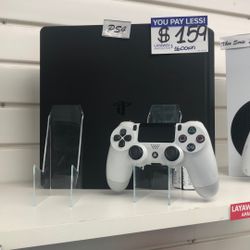 PS4 Console W/ Controller 