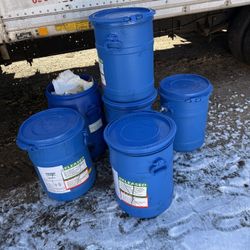 10 Gallon Plastic Barrels 