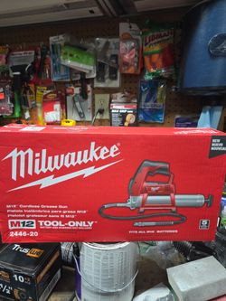 Milwaukee cordless grease gun