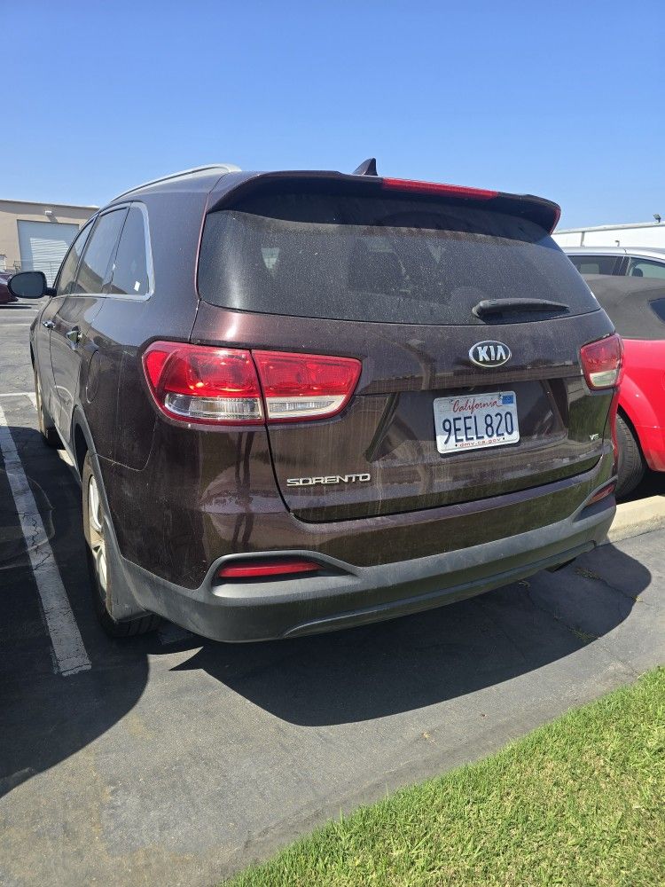 2016 KIANEEDSWORK SORENTO7PSGR.