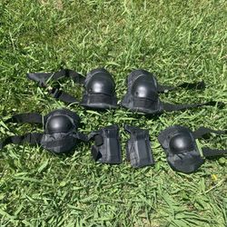 Triple Eight NYC “Eight Ball” Biking Gear Set 