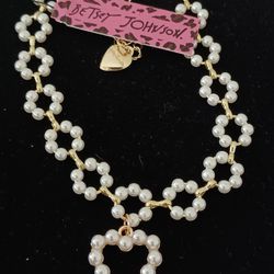 New- Betsey Johnson Gold Tone Faux Pearls Anklet 