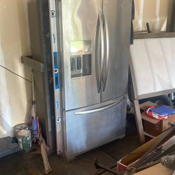 REFRIGERATOR KitchenAid model KFIV29PCMS02