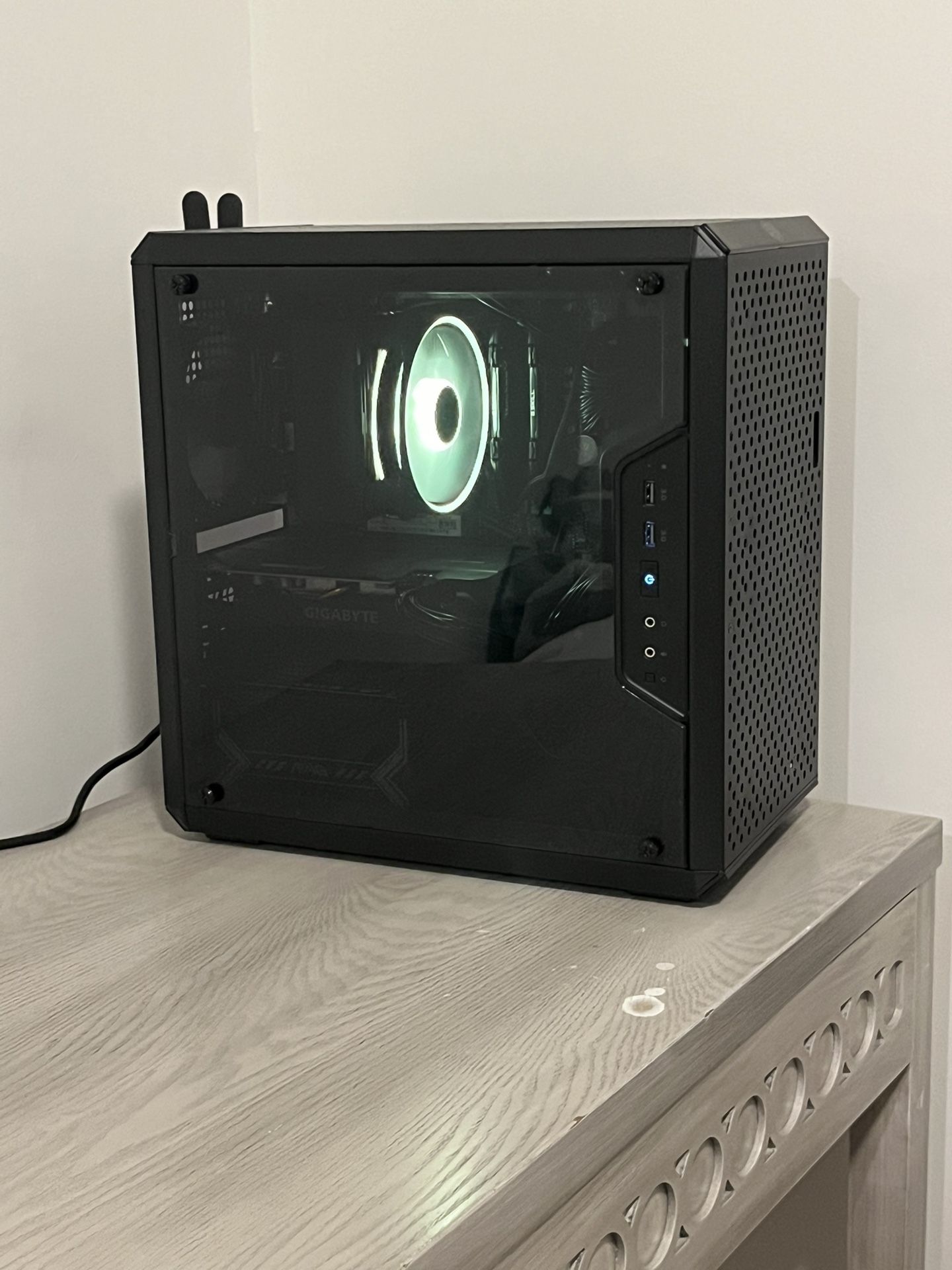 Gaming PC & Monitor $650