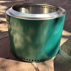 Solo Stove Ranger Fire Pit – Forest Green Never Used 