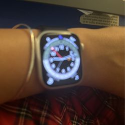 Apple Watch Series 8