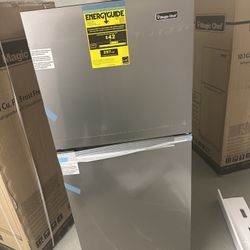  Magic Chef Refrigerator
