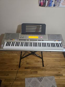PIANO- KEYBOARD  76- KEYS  CASIO WK 20P