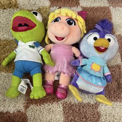 Set of 3 Disney jr muppet babies plush toys, light wear. $20