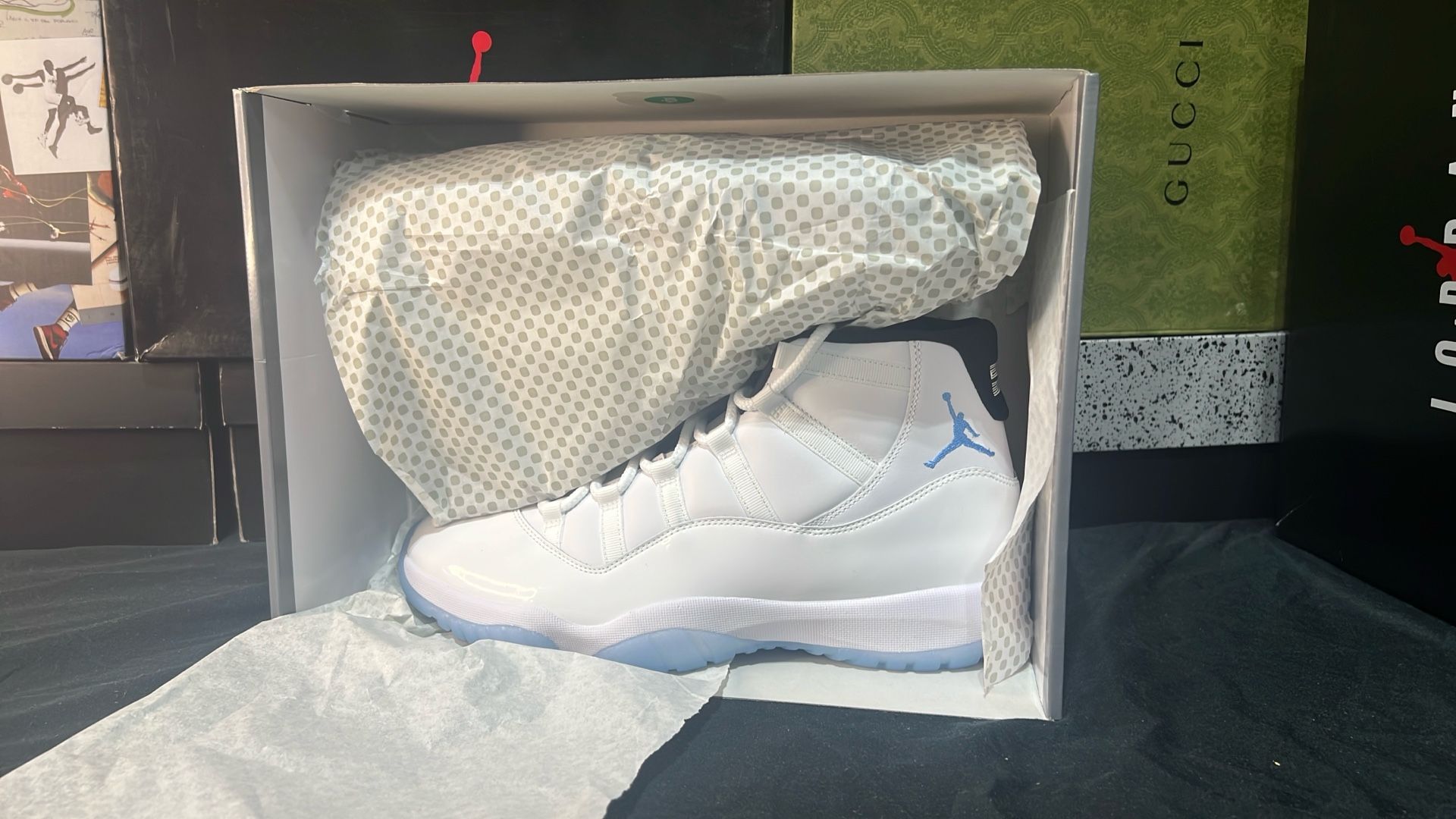 Jordan 11 legend blue Size 12m / 13m