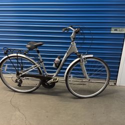 New Schwinn Ladies/womens Commuter Hybrid Bike Aluminum 24speed
