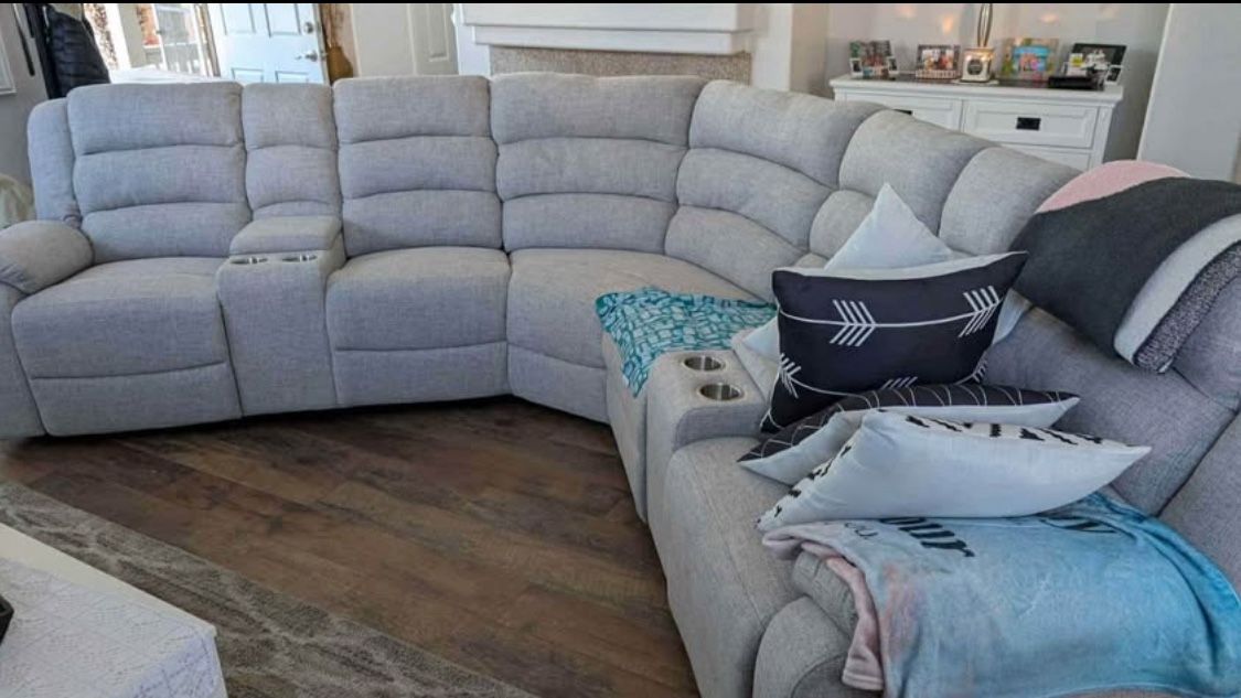 New Recliner Sectional Couch.. Free Delivery 