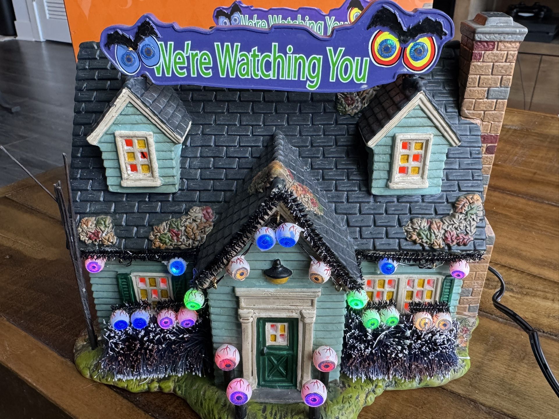 🎃 Department 56 “Glares and Stares” Halloween Village Piece – Retired & Rare! 👀