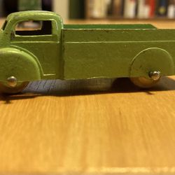 1930s  Die Cast  Tootsie  Toy Farm Truck