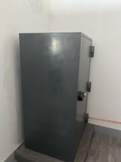 Must go large jewelry safe