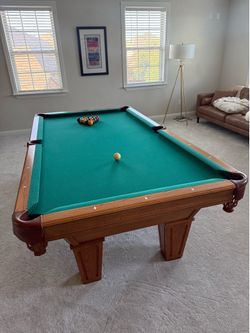 Pool table - Brunswick 8’