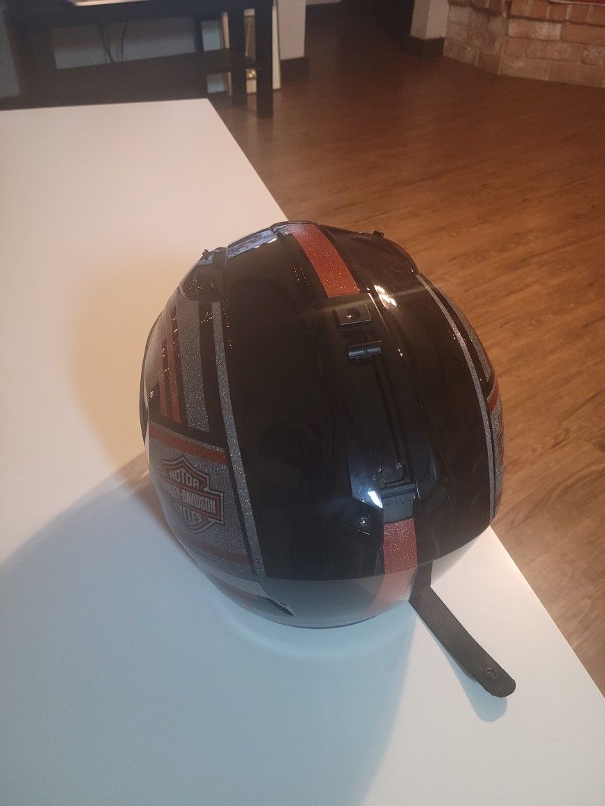 HDJ1V HARLEY DAVIDSON MOTORCYCLE HELMET. LIKE NEW. USED A FEW TIMES for Sale in San Antonio, TX