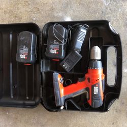 18volt Black And Decker Cordless Drill With Case Charger And 2 Batteries