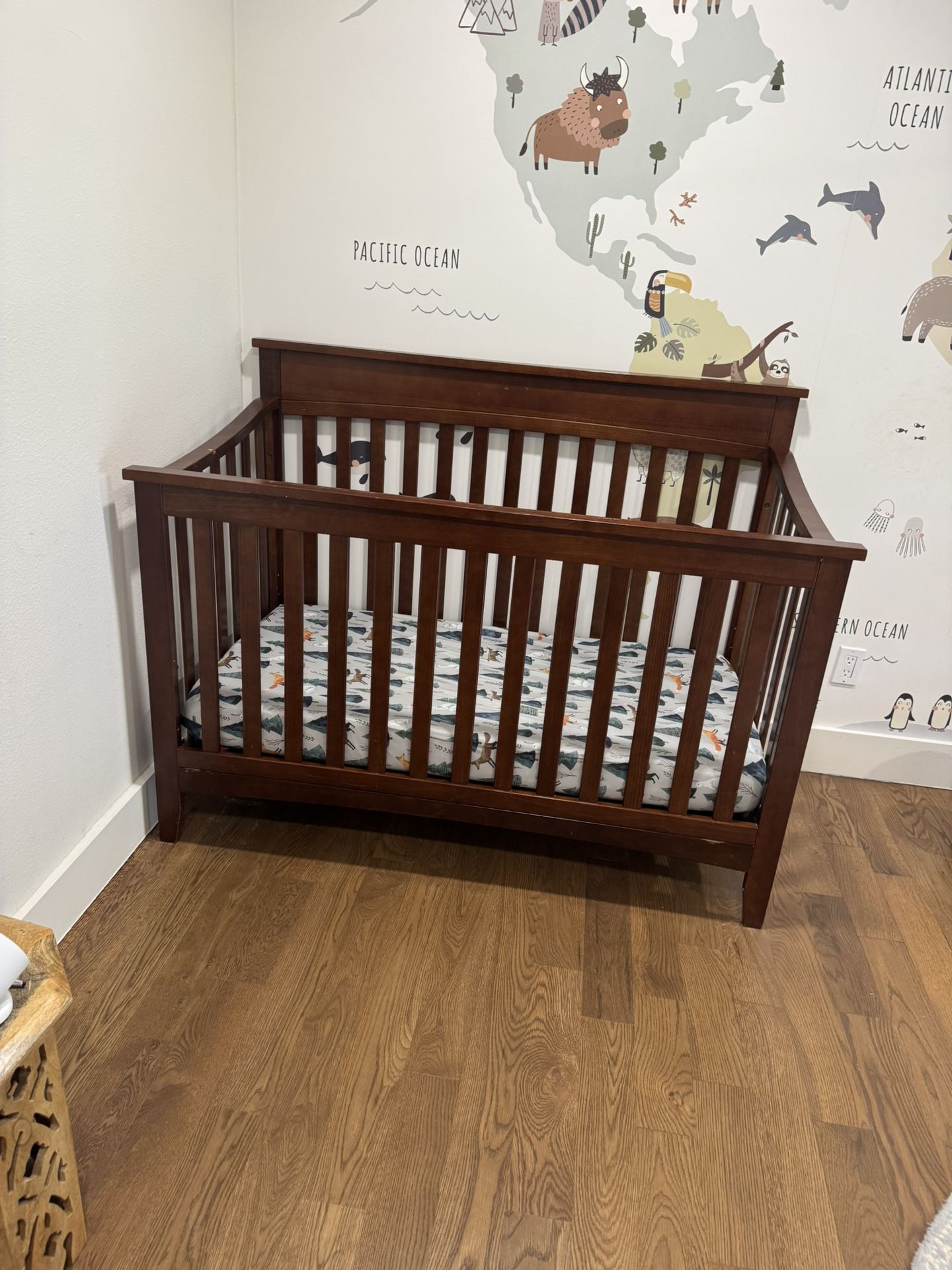 DaVinci Crib with crib mattress and sheets (optional)