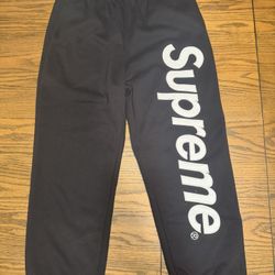 supreme sweats size L