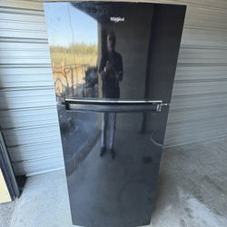 Black 17 Cubic Feet Refrigerator - Second/Shop Refrigerator 
