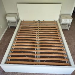 Queen Bed With Two Night Stands And Clean Mattress 