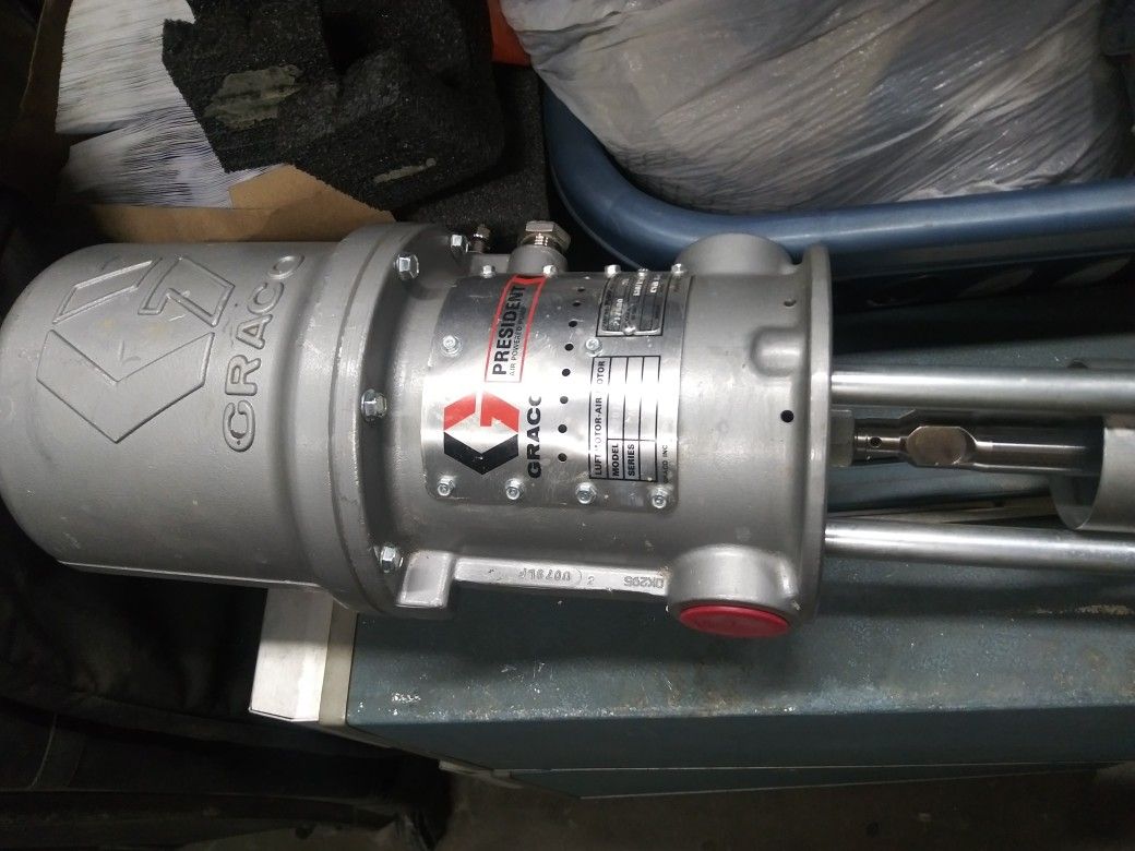 Graco 207-352 PRESIDENT Air Powered Pump 180/12 PSI Ratio 15-1 GPM: 2/8