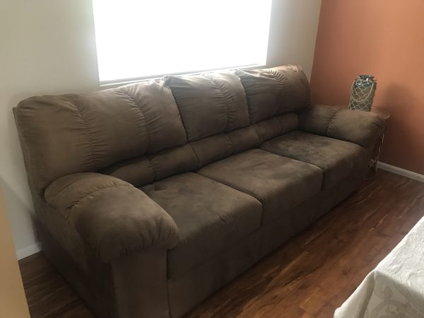 Chocolate Brown Suede Couch For In Tacoma Wa Offerup
