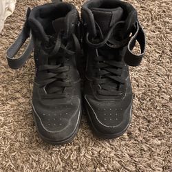 Nike Court Borough Mid Black Size 6