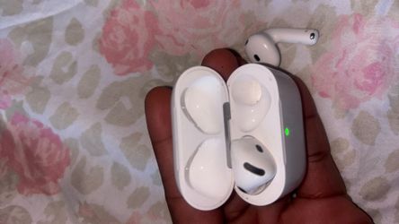 AirPods 4