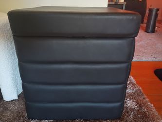 Storage ottoman