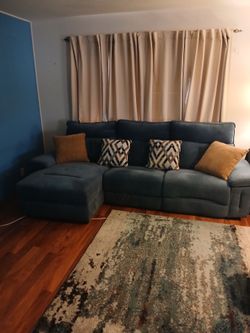Blue Sectional w/ Powered Recliner