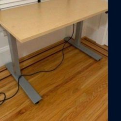 Herman Miller  Electric Office Desk Standing Sit Stand 24x48 Maple And Other Sizes / Colors Assembled Delivery Possible 