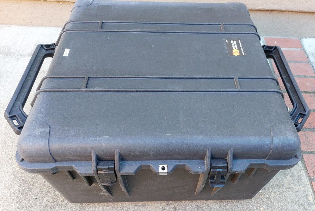 片付けセール中PELICAN 1640 CASE Made in The USA Amazon.com : Pelican 1640 Case With Foam (Black) : Diving