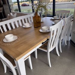 Beautiful Dining Table Set