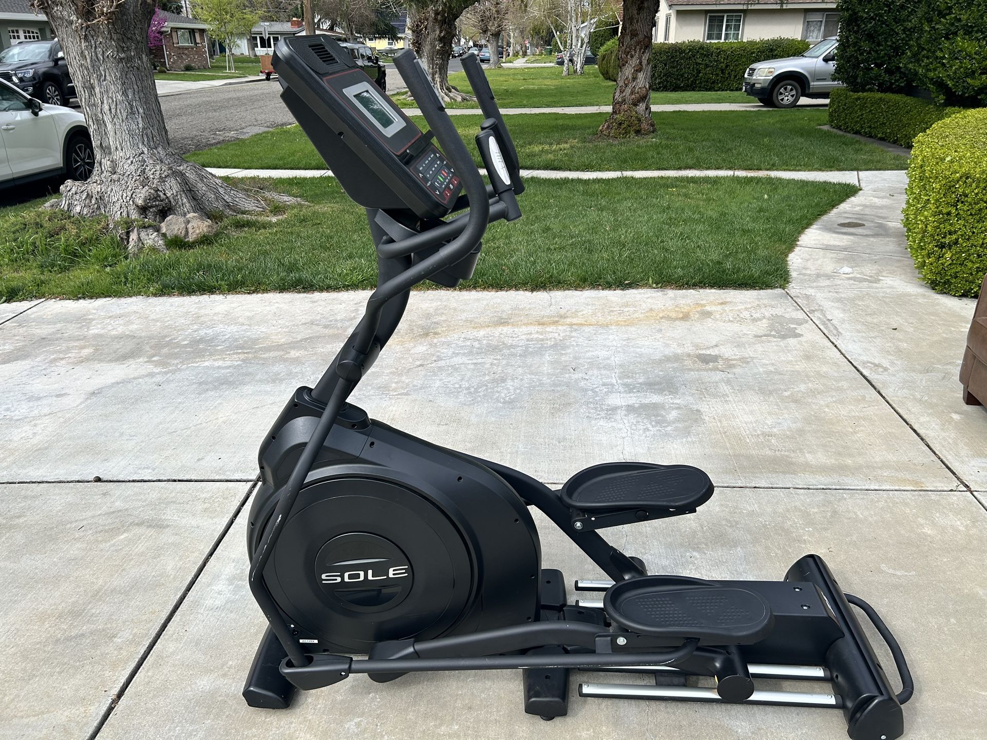 Sole E25 Elliptical - Price drop!