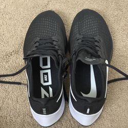 Nike Air Zoom Pegasus 37 - Sz 9m