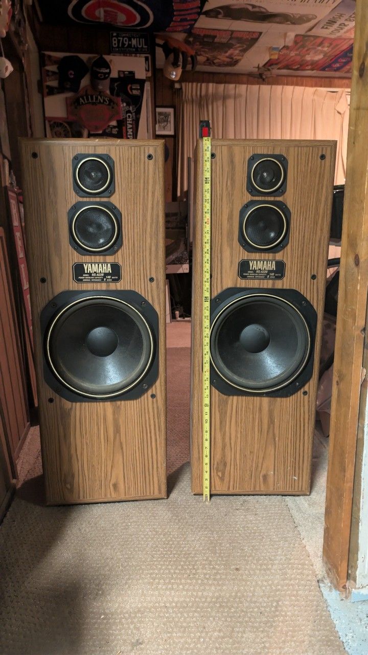 Vintage Yamaha NS  A220 Three-way Speakers