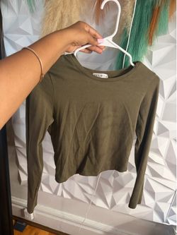 Popular 21 Olive Green Long Sleeve Crop Top
