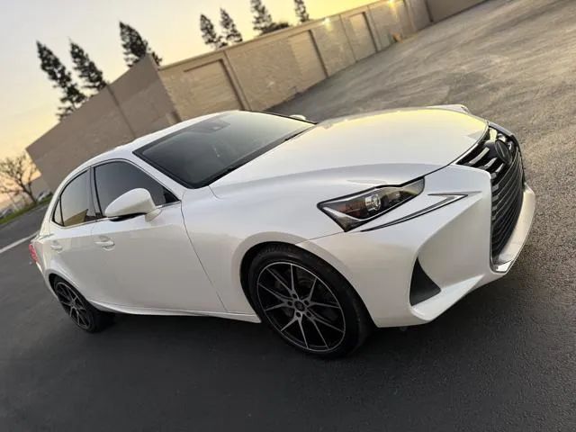 2019 Lexus IS
