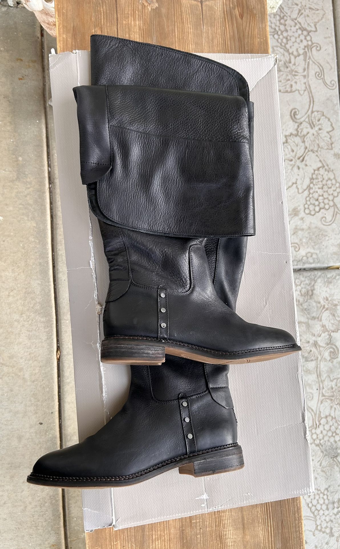 Franco Sarto Haleen Wide- Calf Black Leather Over-the-knee Women’s Boots.