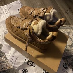 UGG W LOWMEL Sz. 6