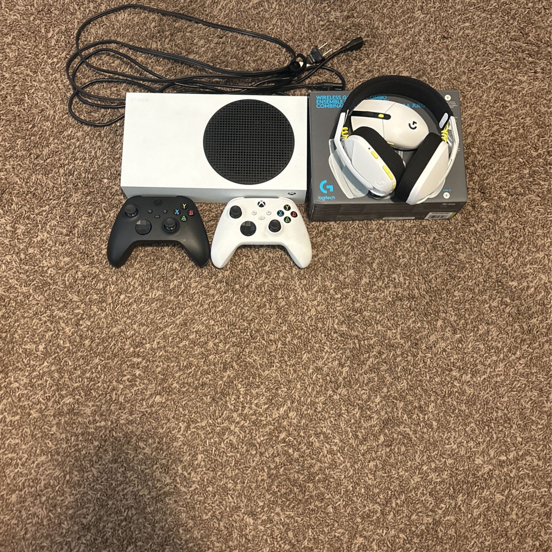Xbox Series S With Accessories